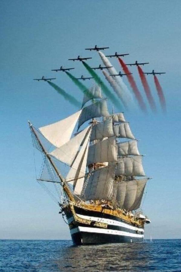 Pietra Del Levante La Spezia Exteriör bild